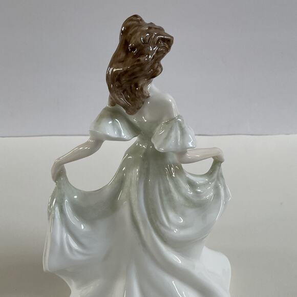 Royal Doulton Figurine Madison Green & White Dress HN 4204 Pretty Ladies Coll. - Picture 5 of 14